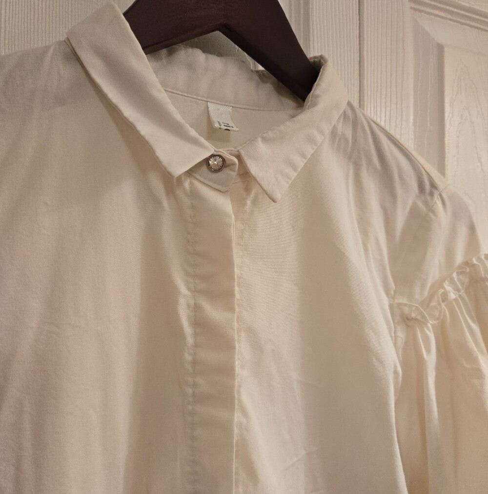Cream Puff-Sleeve Button-Up Top - Picture 3 of 6